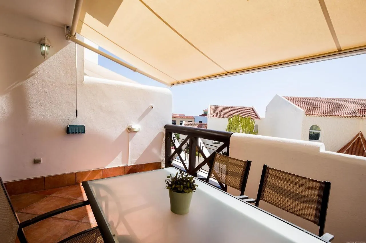 Appartamento GO2TENERIFE Apart'Manon Duplex w/ Solarium, pools&sea view Costa Adeje